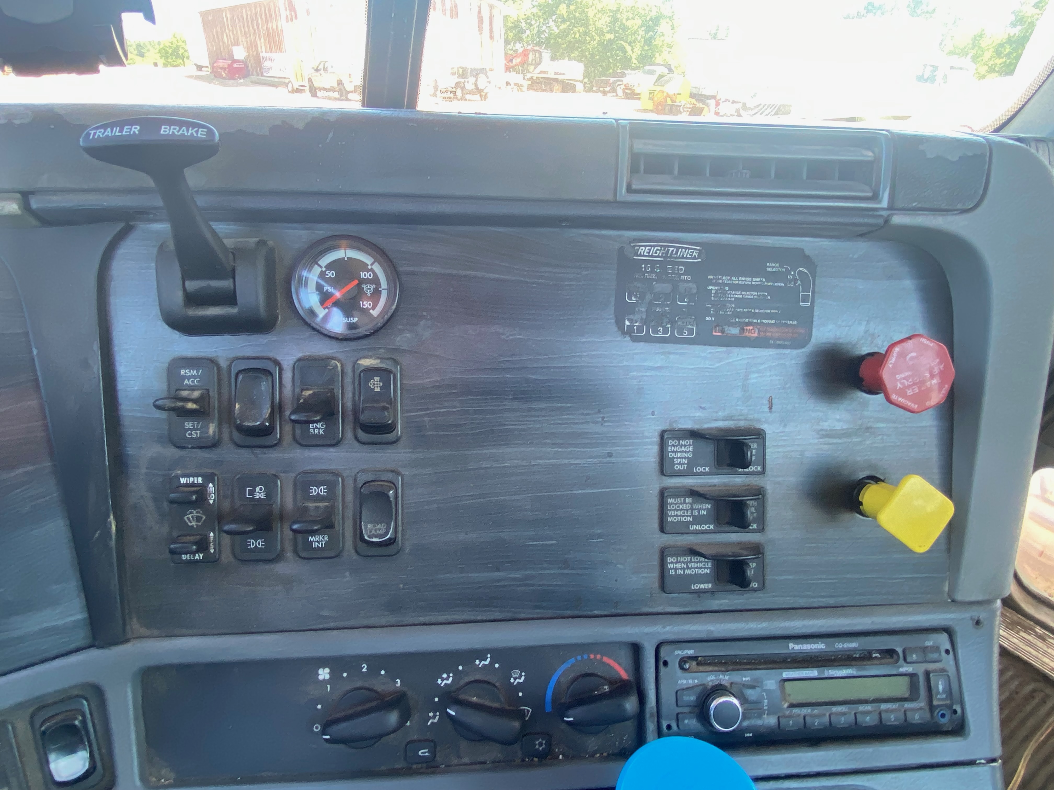 2008 FREIGHTLINER Columbia - Image 10